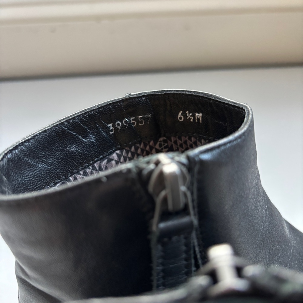 Aquatalia Fuoco Black Leather Ankle Booties Stacked Heel Size 6.5 Ankle Boots - Picture 11 of 12